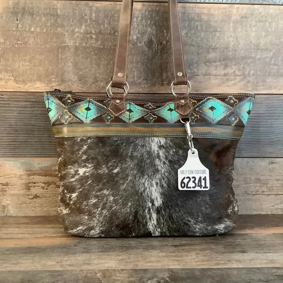 Holy Cow Couture Town Square Tote - Picture 1 of 11